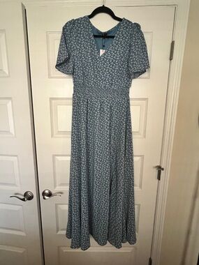 Blue Floral Print Flowy Maxi Dress
